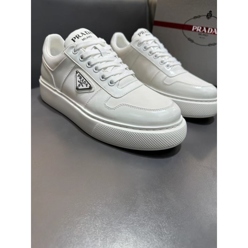 Pra*a casual shoes